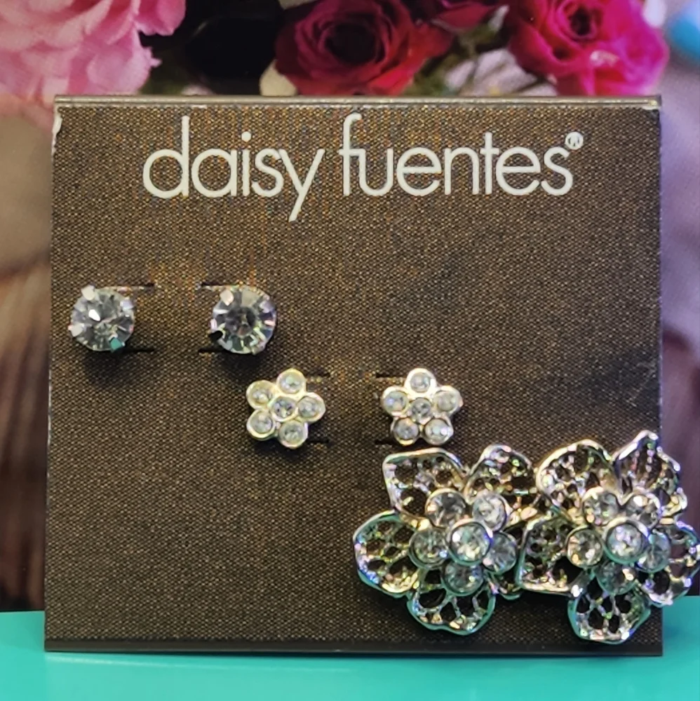 #1525 daisy Fuentes EARRINGS SET OF 3, CRYSTAL STONES. NEW - Picture 1 of 6